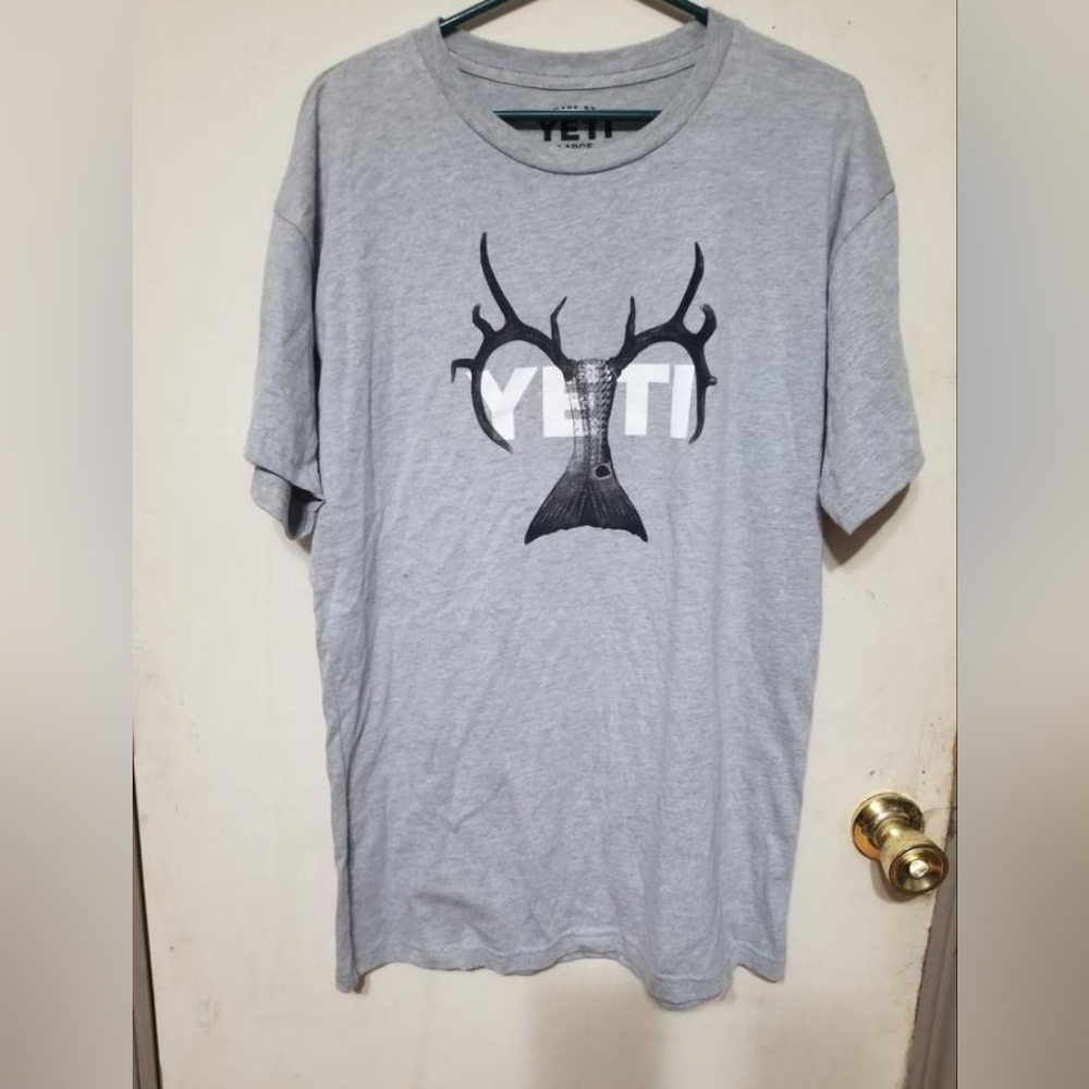 Yeti Gray Logo T-shirt Deer Antlers Hunting Fishing Outdoor